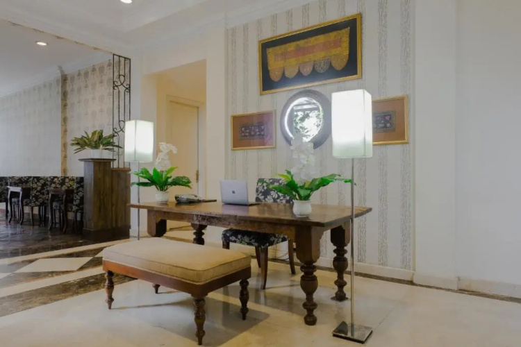 Colonnade Residences