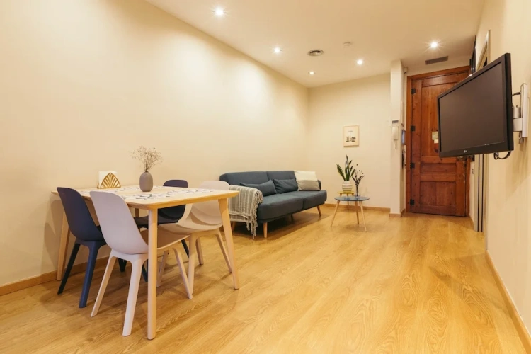 2 Bedrooms Business Apartment