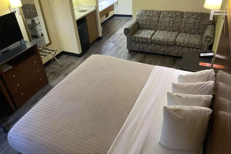 Coratel Inn & Suites By Jasper River Falls