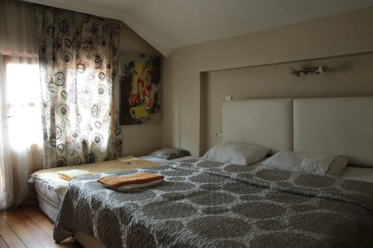 Standard Triple room with balcony