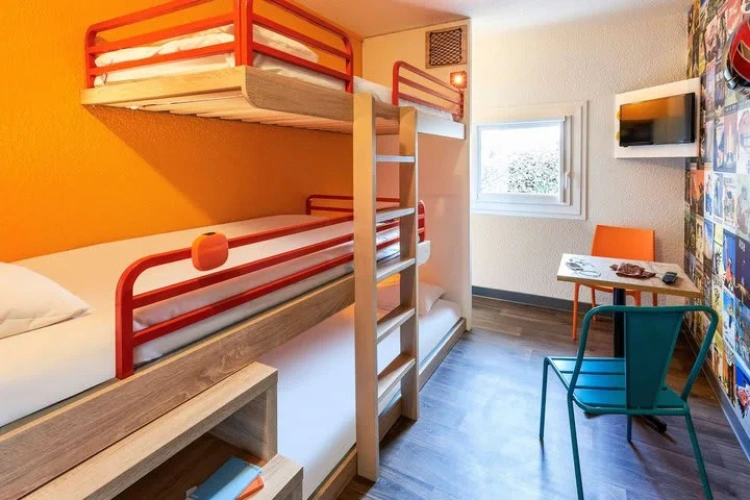 Standard Triple room