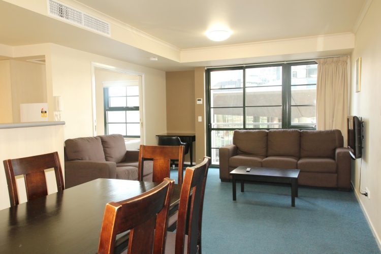 3 Bedrooms Apartment