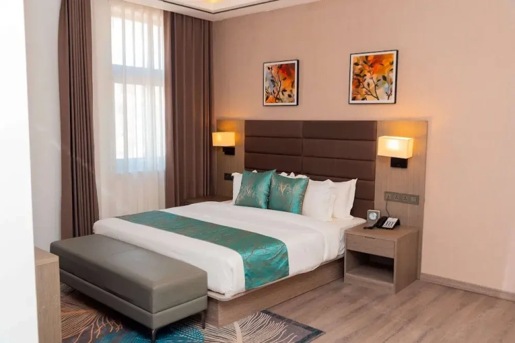 Deluxe Suite