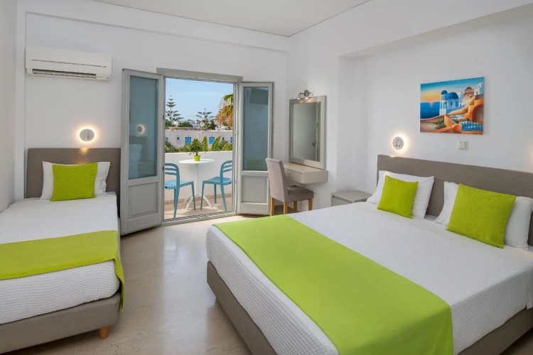 Standard Triple room with balcony