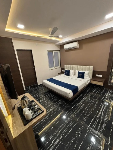 Fabhotel Aura Grande