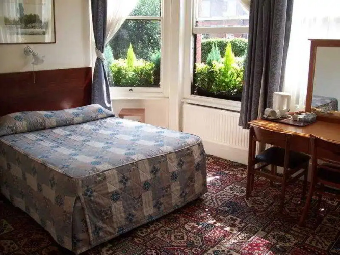 Queens Hotel