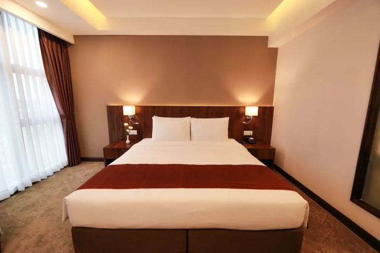 Hlaine Tet Hotel