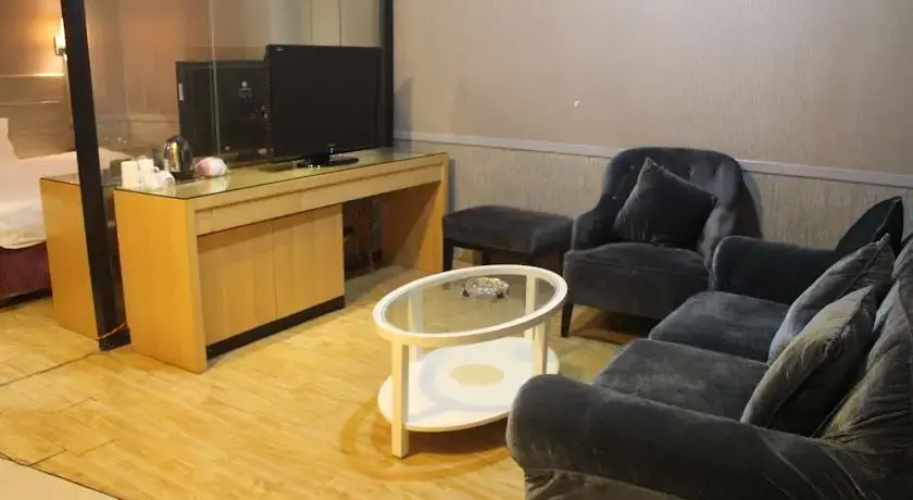 Leisurelyness Hotel