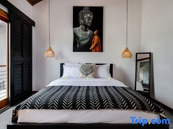 2 Bedrooms Villa