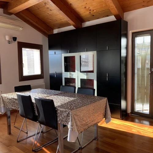 3 Bedrooms Apartment