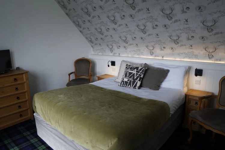 Loch View Double room with balcony