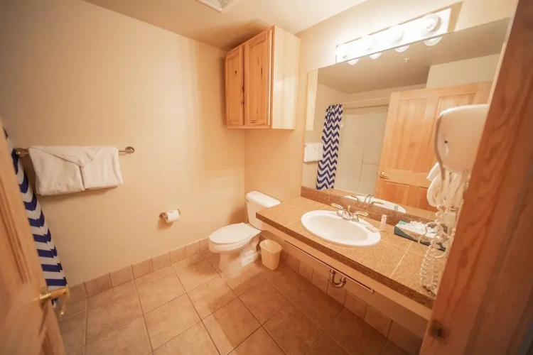 Gateway Lodge 5024