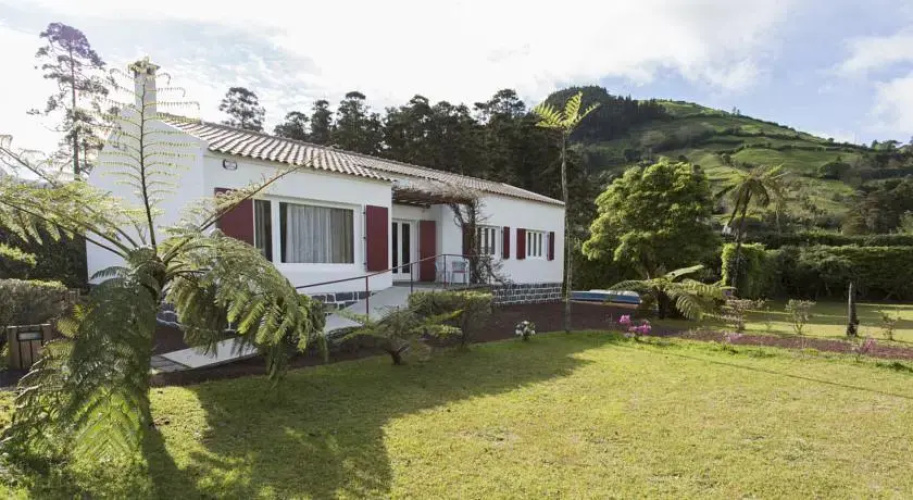 Lake View House