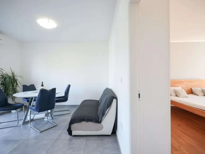 Modern Holiday Home With Balcony in old Town