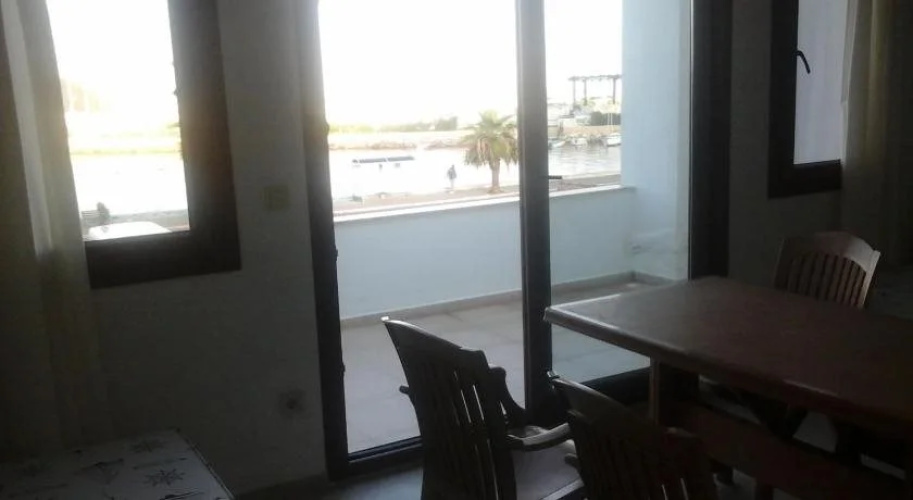 Marin Beach Apart