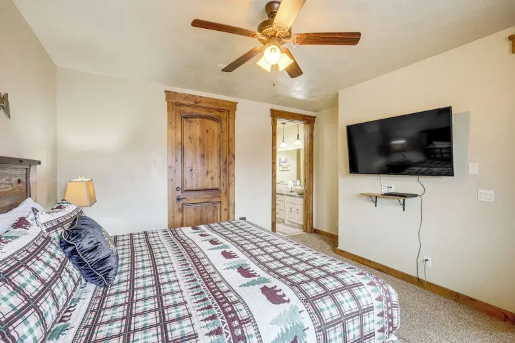 Walkable Condo in Dtwn Mccall! Lake View + Balcony