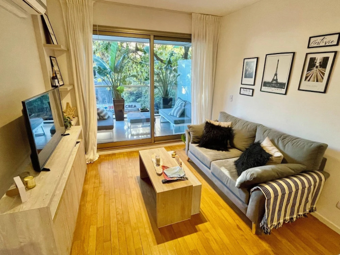 Stylish Apartment with Pool Acces