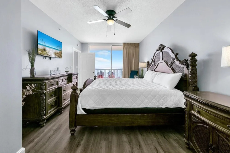 Majestic Beach Towers 2-1206