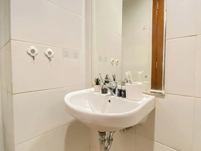 Basic 1Br Apartment At Vittoria Residence