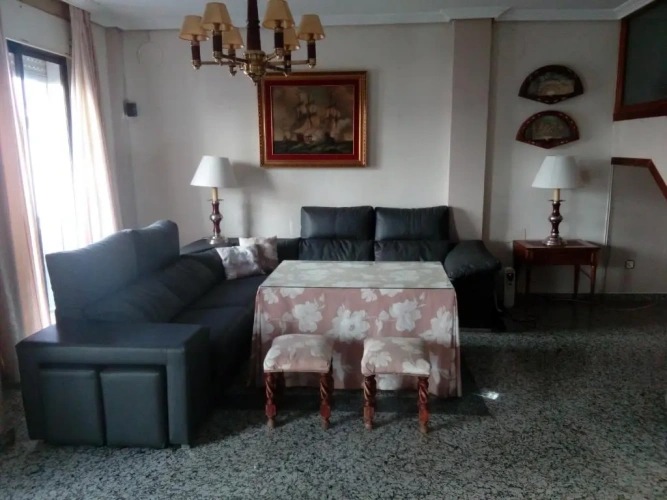 4 Bedrooms Cottage