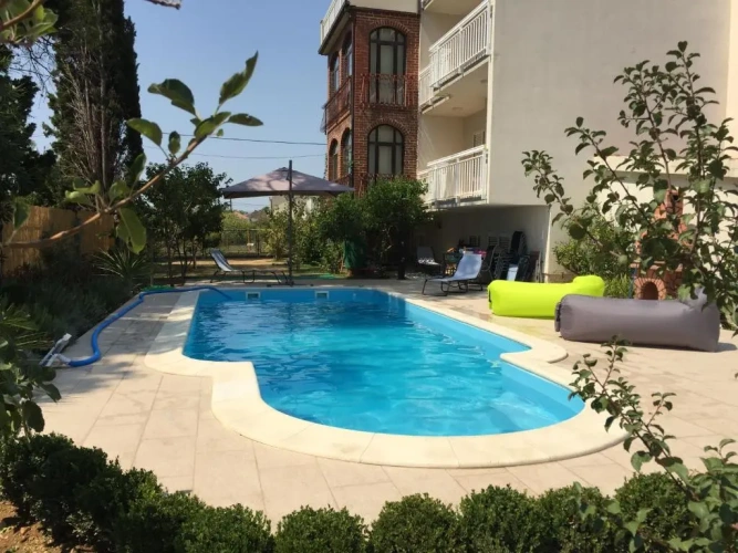 3 Bedrooms Apartment