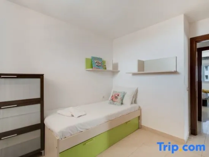 2 Bedrooms Apartment with balcony and with ocean view