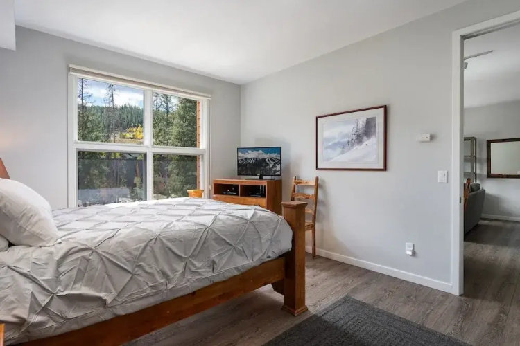 Riverside Retreat 2 Bedroom Condo
