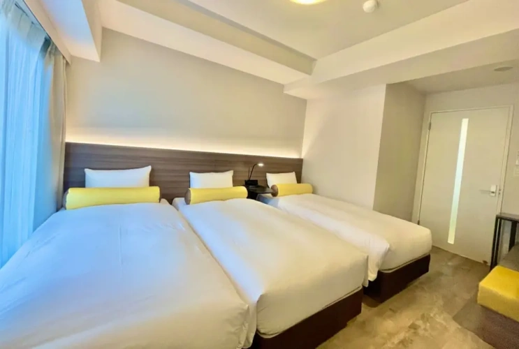 Standard Triple room