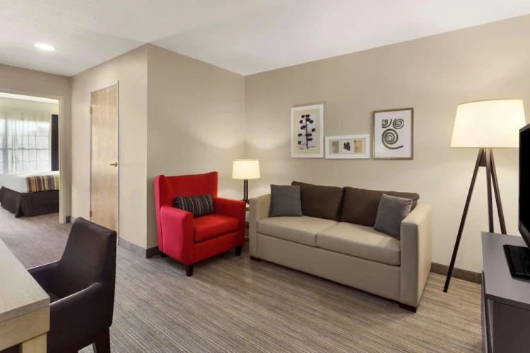 1 Bedroom Suite