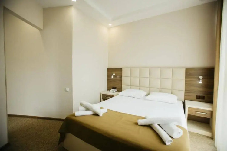 City Hotel