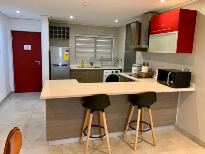 Executive 3 bedroom Apartment Space Available