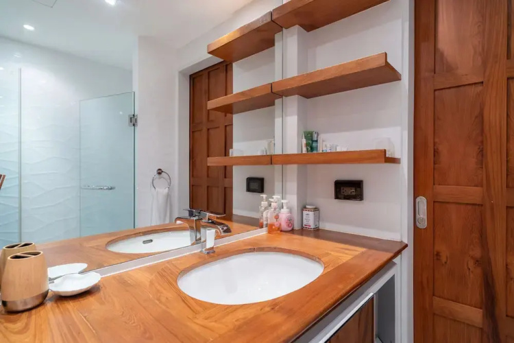 Laguna 2BR Apartment 2223 in Allamanda 2