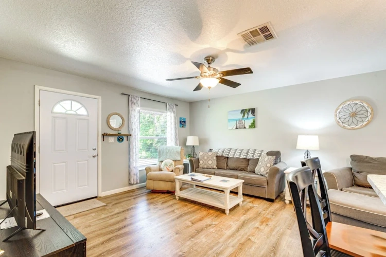 3 Bedrooms Cottage