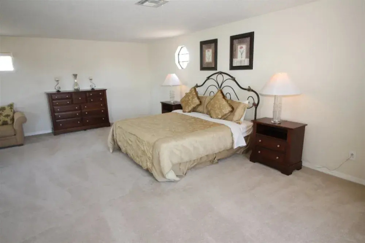 Large 5 bed Pool Home With Excellent Privacy - 440