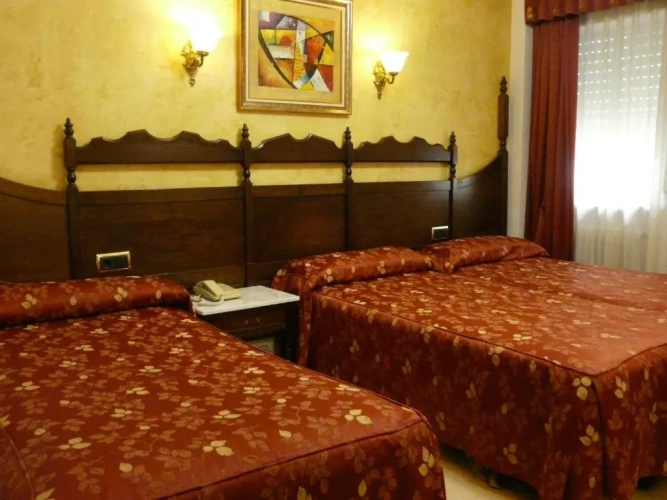 Standard Triple room