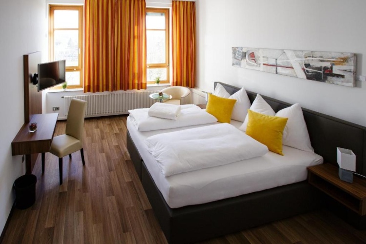 Standard Double room with view
