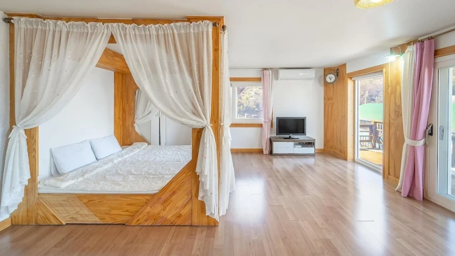 1 Bedroom Standard room with balcony