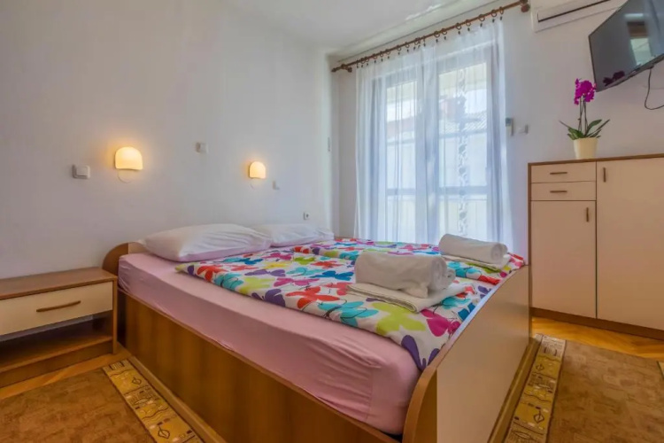 Apartment Katnić 1-2-3