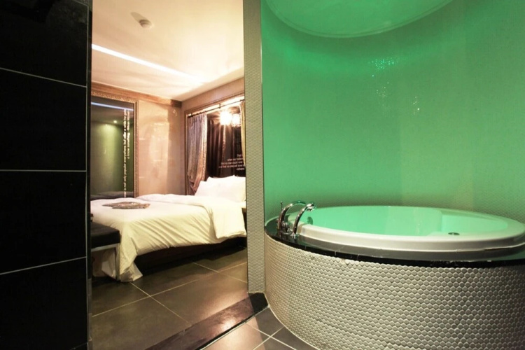 IMT 2 Hotel Wolgot