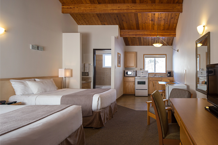 Rocky Mountain Ski Lodge