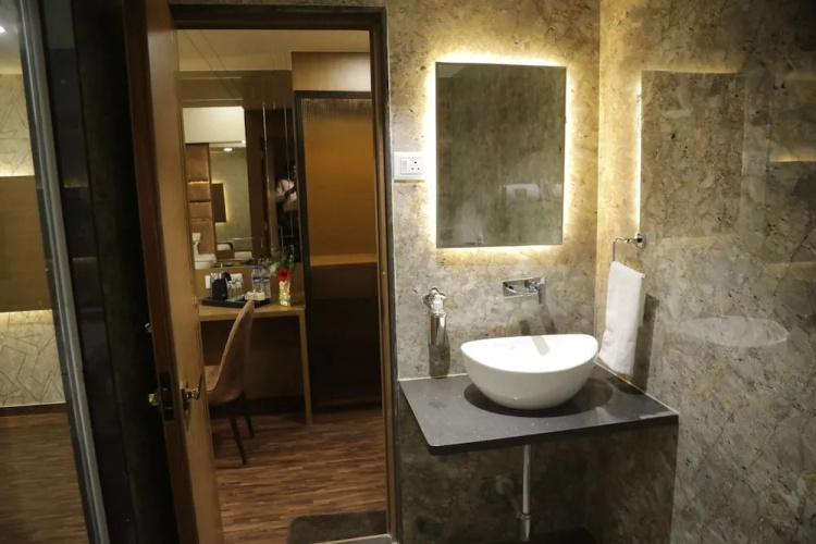 Hotel M Residency