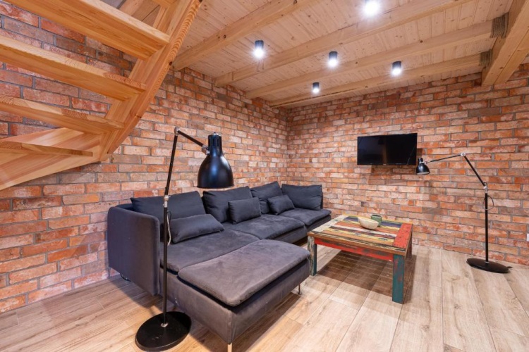 4 Bedrooms Apartment