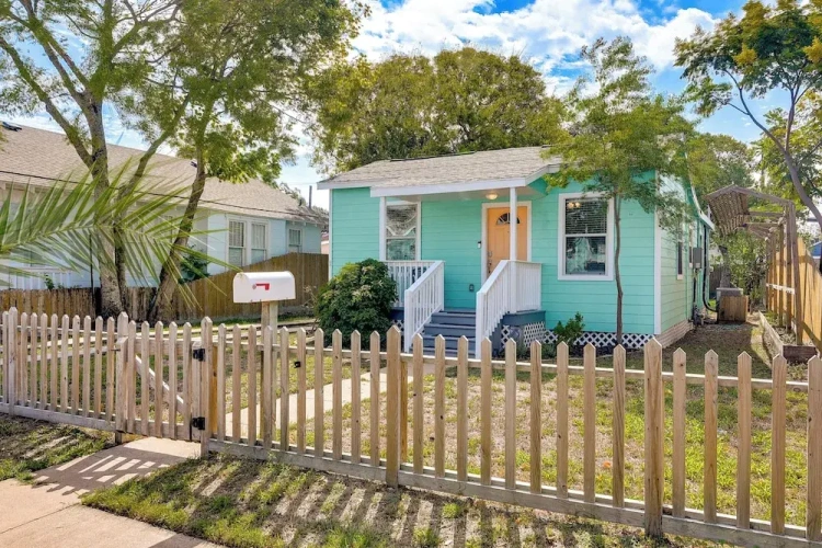 2 Bedrooms Cottage