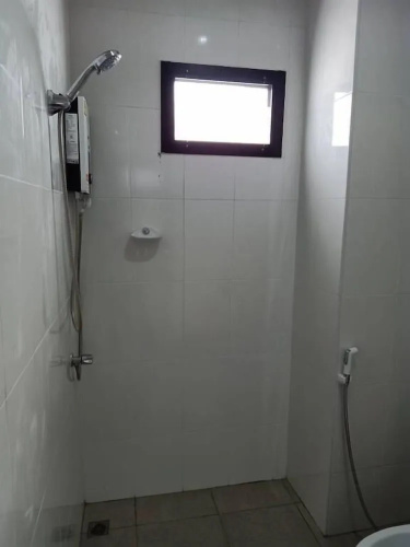 V2 hotel