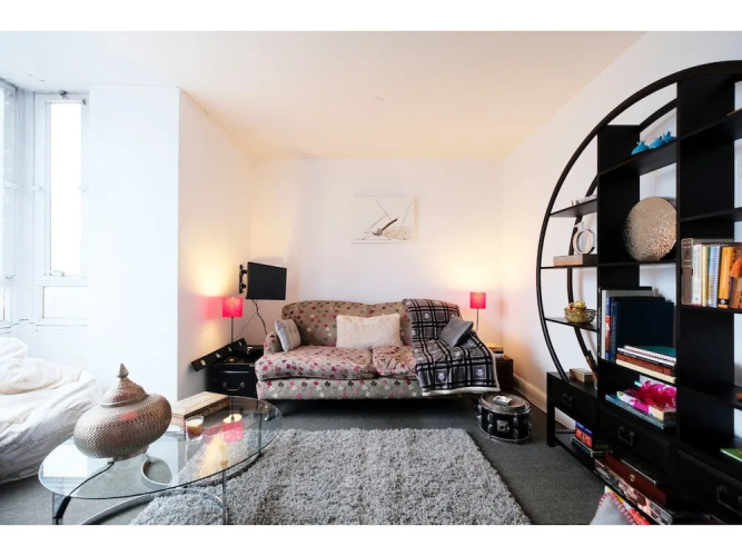 2-br Flat For 4 in Gated Complex With Pool