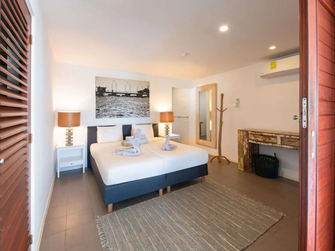 Spacious Villa Near Beach