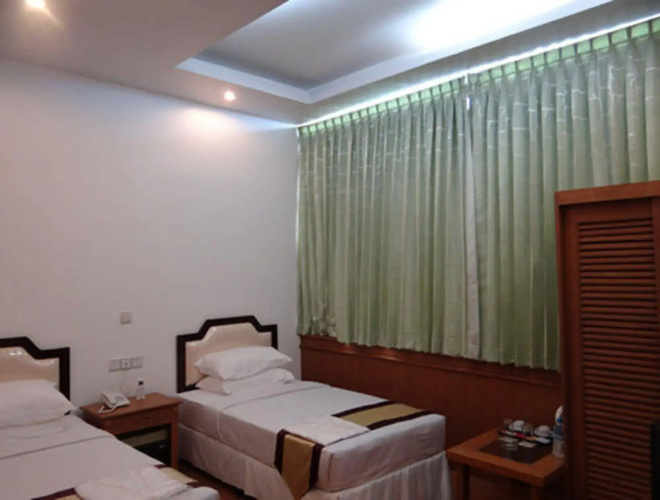 Paragon Hotel