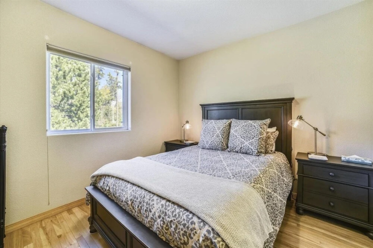 Larson Lane 217 - 4 Br Home