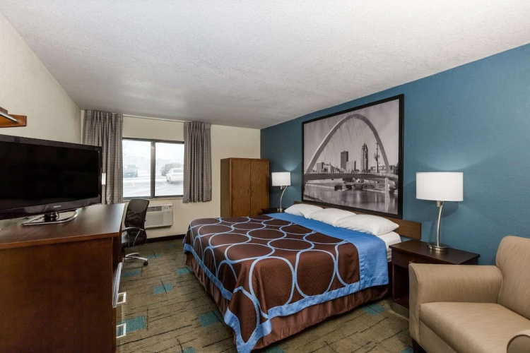 Super 8 Urbandale/Des Moines Area