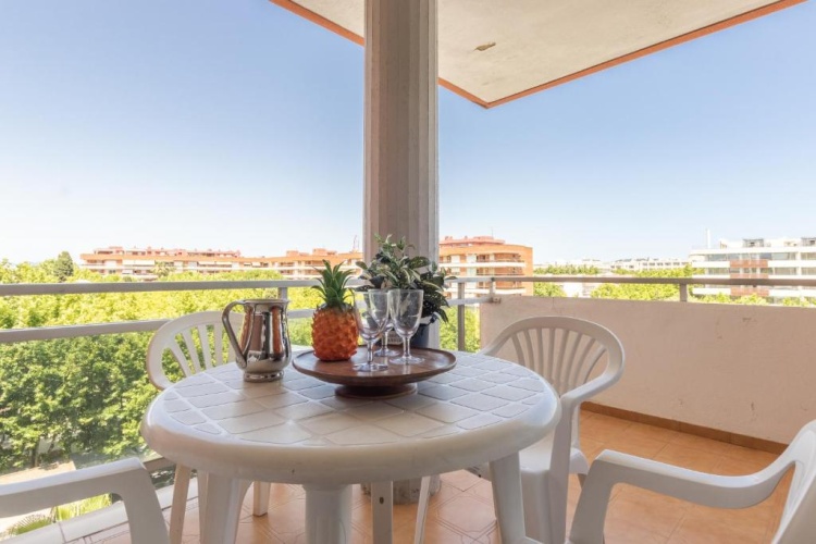 3 Bedrooms Apartment
